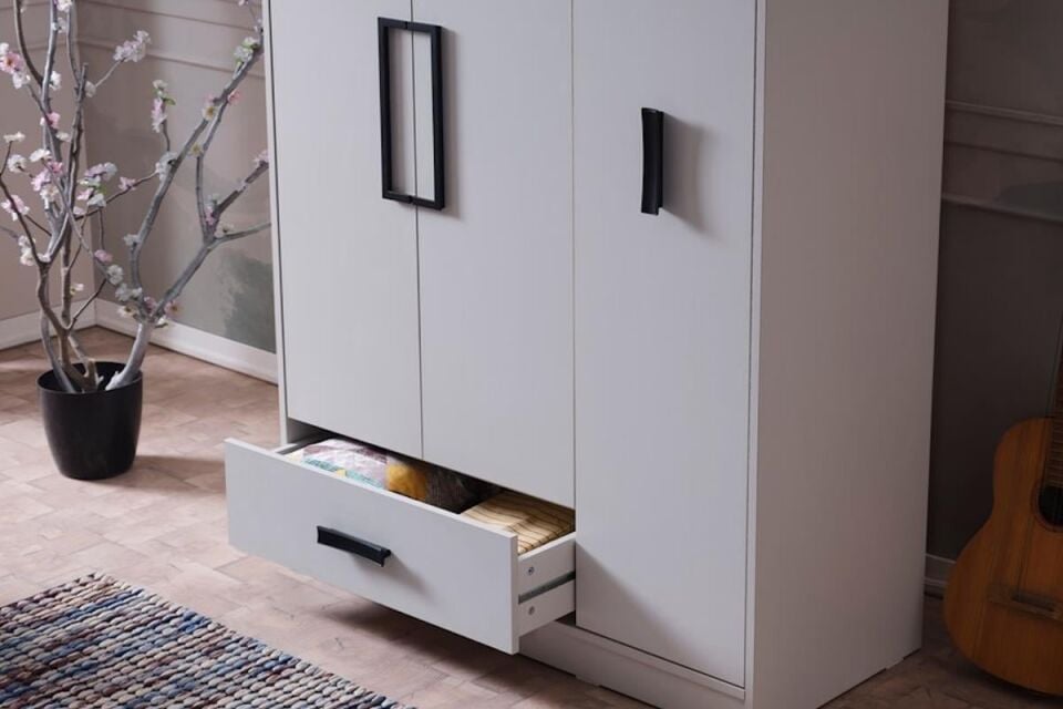 Buse 3 Kapaklı Gardrop MB